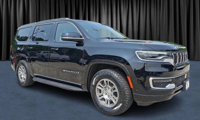 2023 Jeep Wagoneer Base