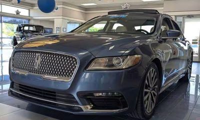 2019 Lincoln Continental Select