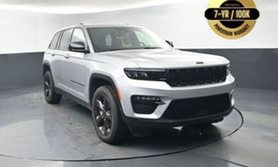 2023 Jeep Grand Cherokee Laredo Altitude