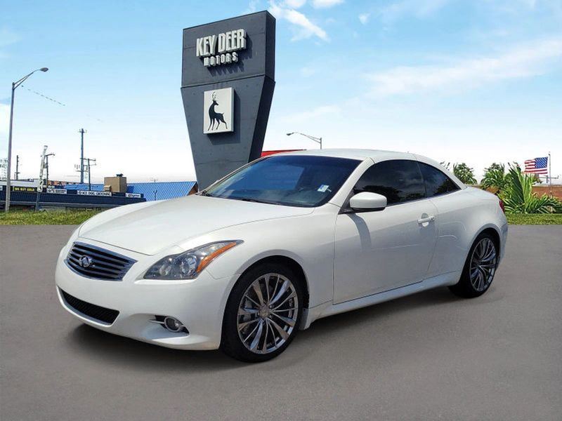 2011 Infiniti G37 — a typically priced live listing