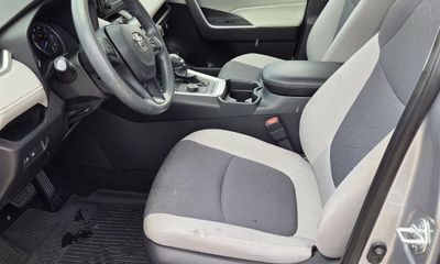 2020 Toyota RAV4 XLE HV
