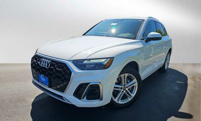 2024 Audi Q5 E S Line Quattro
