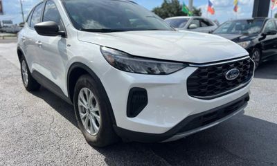 2025 Ford Escape ST Line