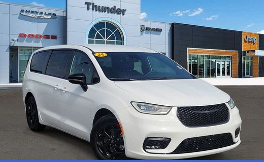 2024 Chrysler Pacifica Select