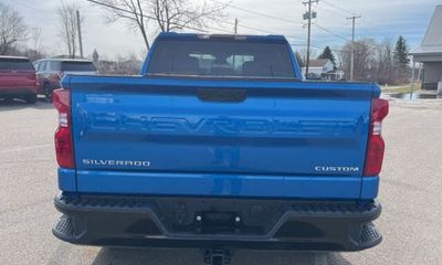 2024 Chevrolet Silverado Trail Boss Custom