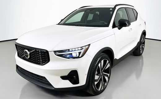 2024 Volvo XC40 Ultimate Dark