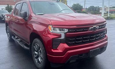 2024 Chevrolet Silverado RST