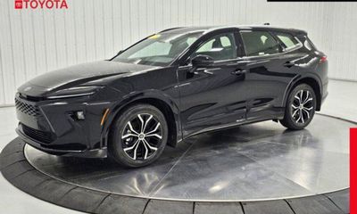 2025 Toyota Crown Signia XLE
