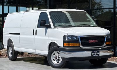 2025 GMC Savana EXT