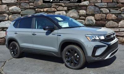 2023 Volkswagen Taos SE