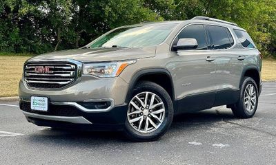 2019 GMC Acadia SLE 2