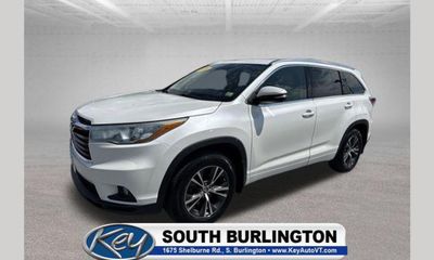 2016 Toyota Highlander Base