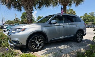 2018 Mitsubishi Outlander LE