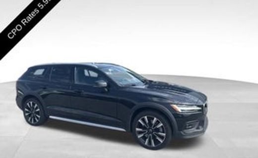 2024 Volvo V60CC Ultimate