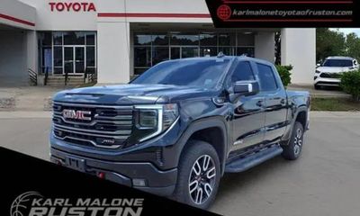 2025 GMC Sierra AT4