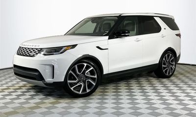 2025 Land Rover Discovery P300 S