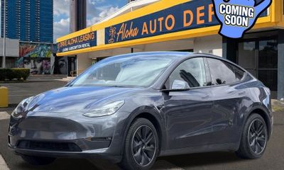 2023 Tesla Model Y Long Range Dual
