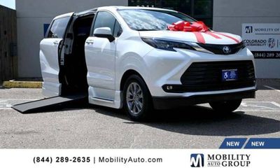 2025 Toyota Sienna XLE