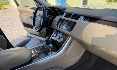 2015 Land Rover Range Sport SE