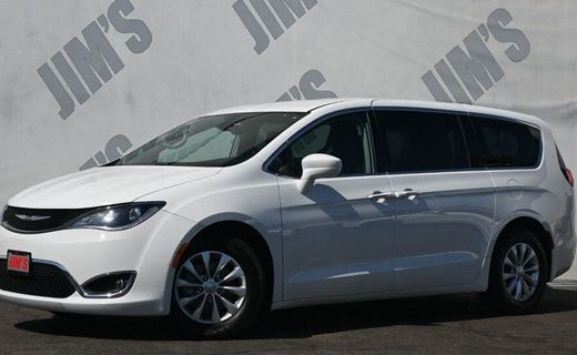 2018 Chrysler Pacifica Touring Plus