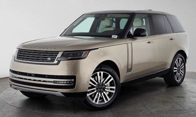 2026 Land Rover Range SE