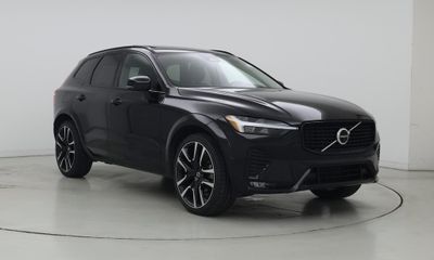 2023 Volvo XC60 Ultimate Dark