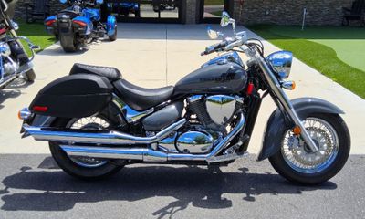 2025 Suzuki Boulevard M