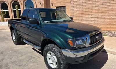 2002 Toyota Tacoma Deluxe