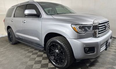 2019 Toyota Sequoia SR5 Grade
