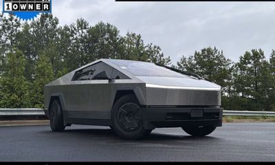2024 Tesla Cybertruck Cyberbeast