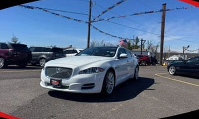 2015 Jaguar XJ Standard