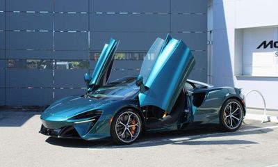 2026 McLaren Artura
