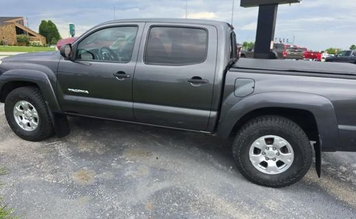 2013 Toyota Tacoma Delux