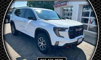 2025 GMC Acadia AT4