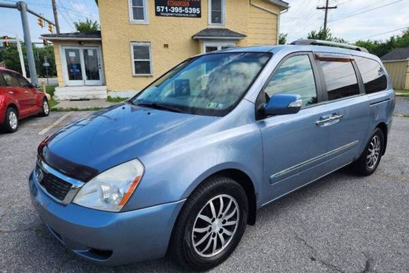 2011 Kia Sedona — a typically priced live listing