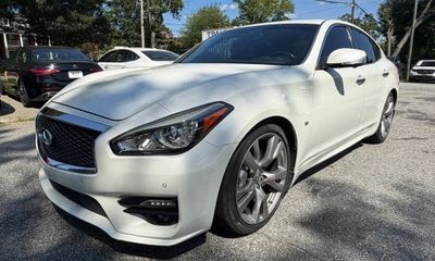 2016 Infiniti Q70
