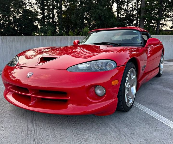 2000 Dodge Viper — a typically priced live listing