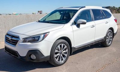 2018 Subaru Outback Touring M R