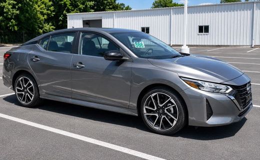 2025 Nissan Sentra SR