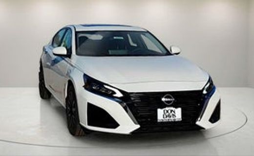 2025 Nissan Altima SR