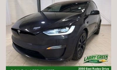 2022 Tesla Model S Plaid
