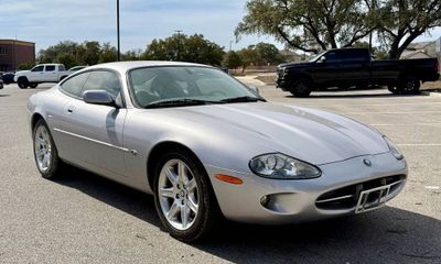 2000 Jaguar XK8