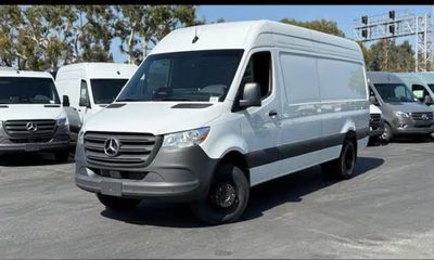 2025 Mercedes-Benz Sprinter 907 VS30