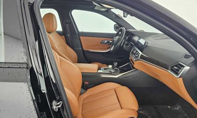 2022 BMW 330E Hybrid Plug