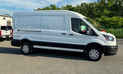 2022 Ford Transit T 350 Medium
