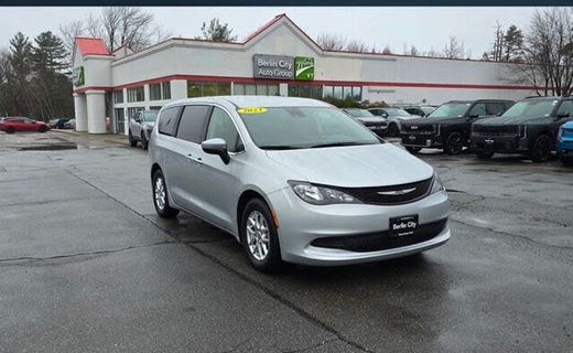 2023 Chrysler Voyager LX