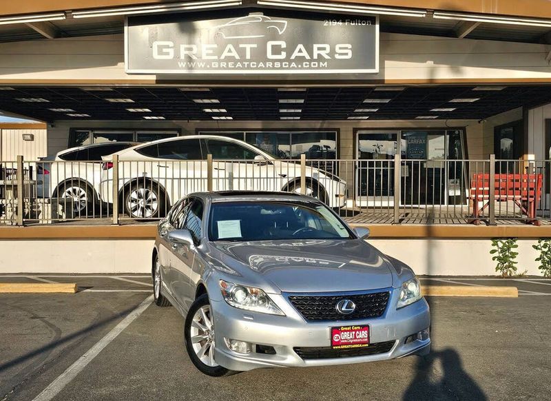 2010 Lexus LS — a typically priced live listing