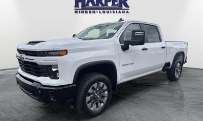 2026 Chevrolet Silverado HD Custom
