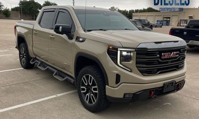 2023 GMC Sierra AT4