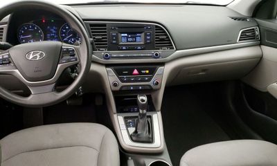 2017 Hyundai Elantra SE Base
